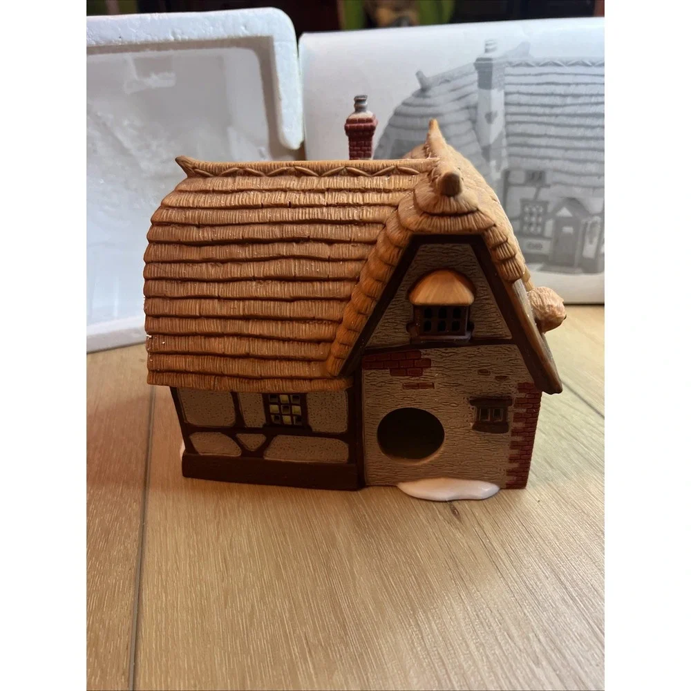 Dept 56 Dickens Village Cobb Cottage 5824-6‎ With Box 1994 No Light